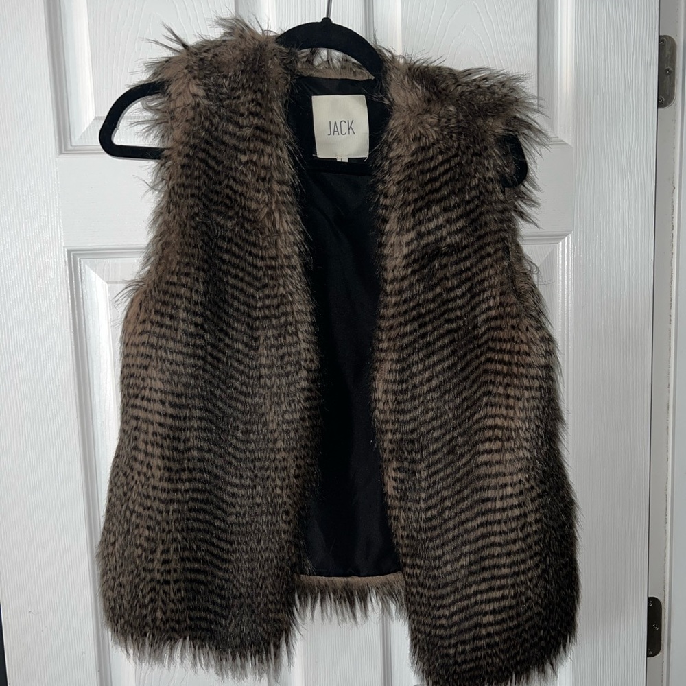 Jack by BB Dakota Faux Fur Vest in Brown and Black